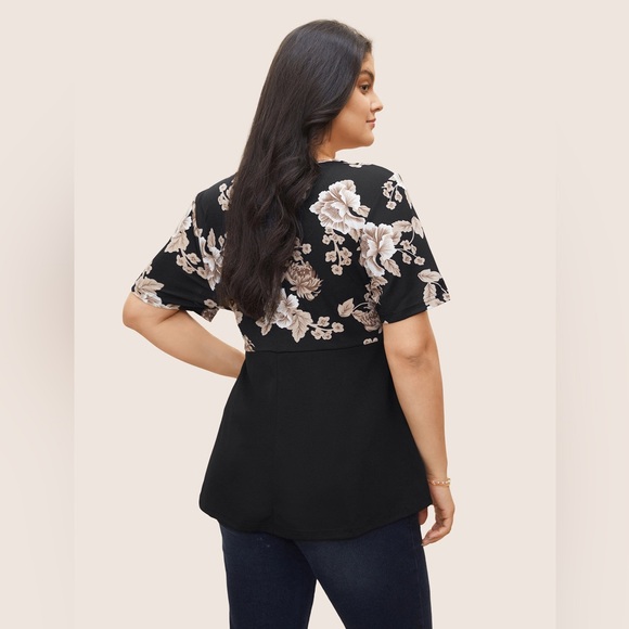 NWT Bloomchic Floral Twist Front Asymmetrical Hem T-shirt Size 12/L - Picture 2 of 8